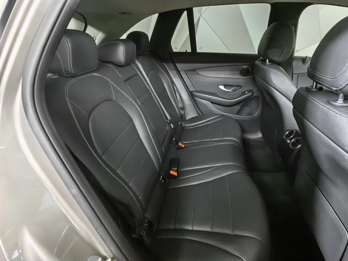 Mercedes-Benz GLC 300 9G-TRONIC 4MATIC (249 л.с.) Sport Plus (Локальная сборка) Серебристый в АВИЛОН. Слайд №15