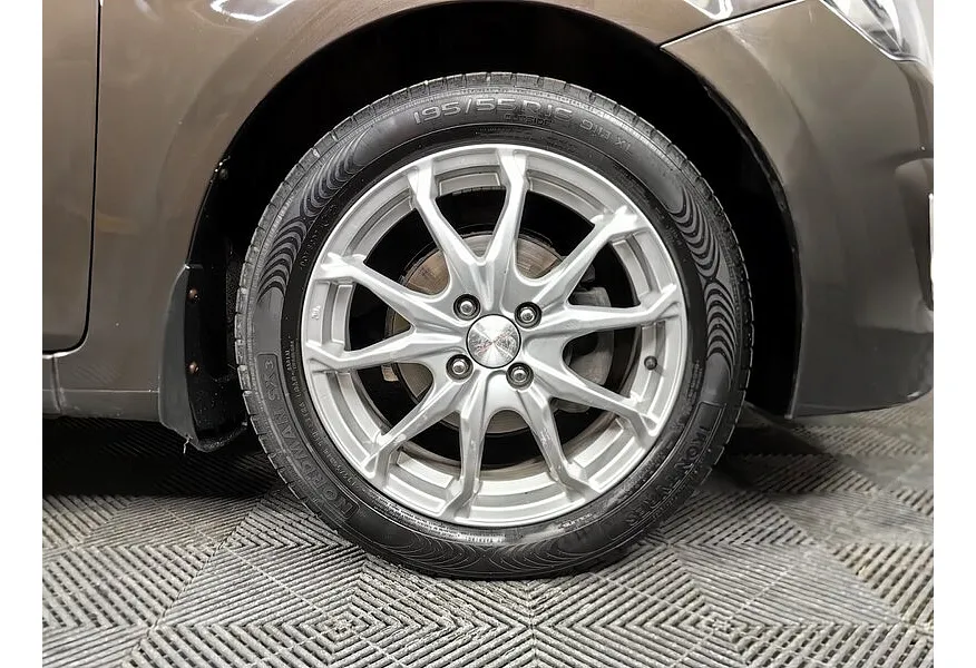 Hyundai Solaris 1.6 AT (123 л.с.) Super Series 1 Коричневый в АВИЛОН. Слайд №9