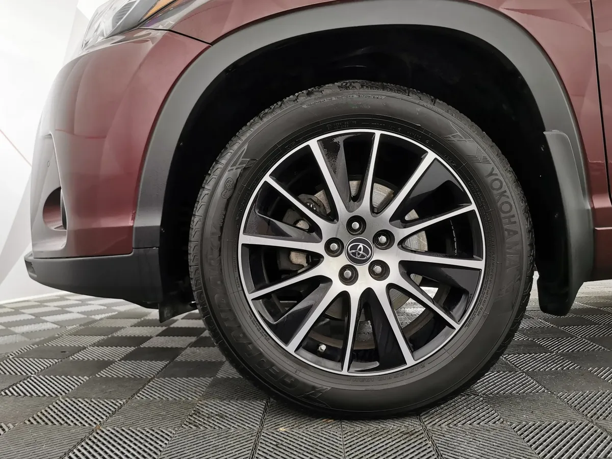 Toyota Highlander 3.5 AT AWD (249 л.с.) Престиж Красный в АВИЛОН. Слайд №9
