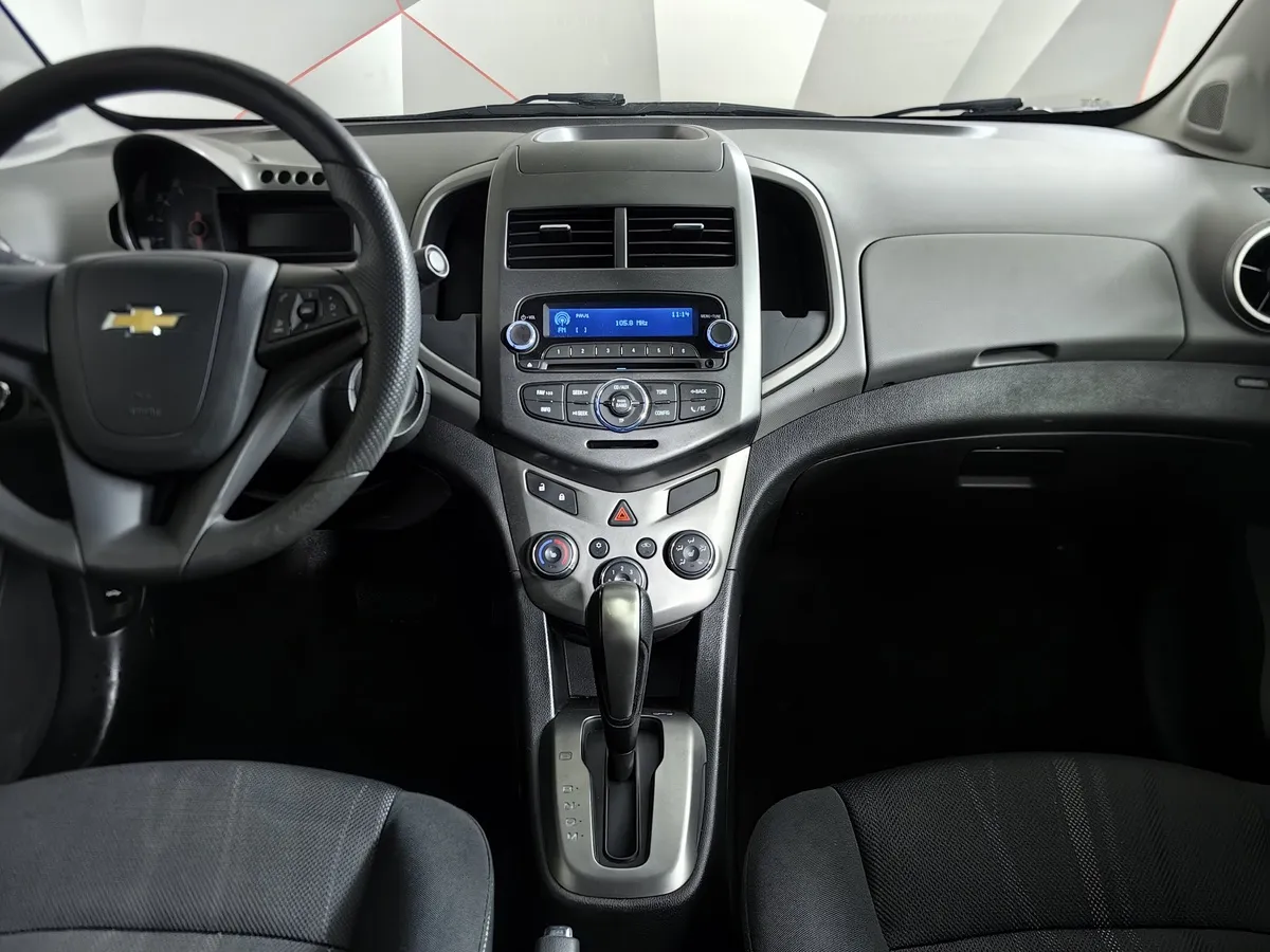 Chevrolet Aveo 1.6 AT (115 л.с.) Белый в АВИЛОН. Слайд №14