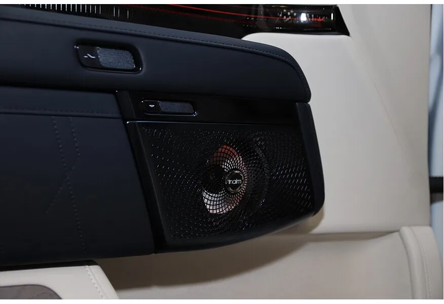 Zeekr 9X 2.0h AT 4WD (1177 л.с.) Ultra Белый в АВИЛОН. Слайд №13