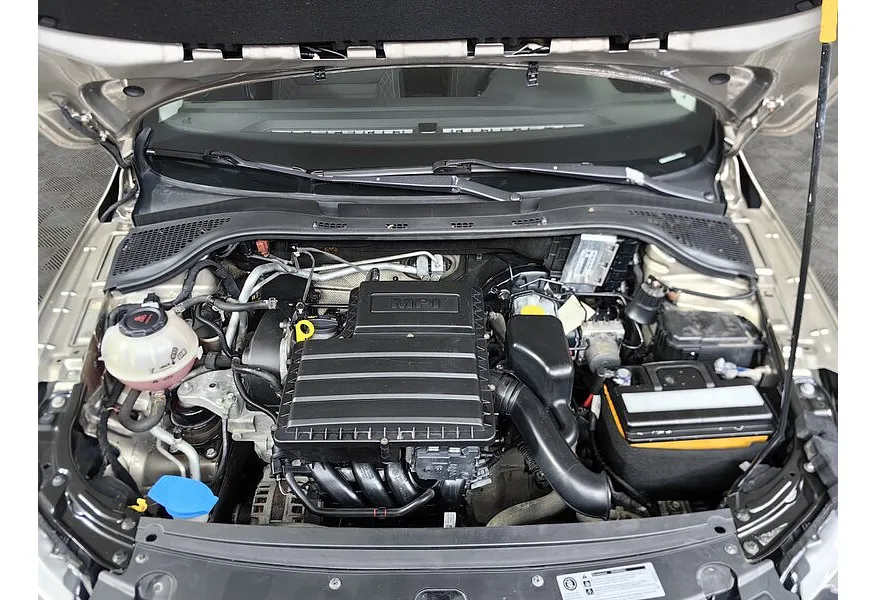 Skoda Rapid 1.6 MT (110 л.с.) Бежевый в АВИЛОН. Слайд №11