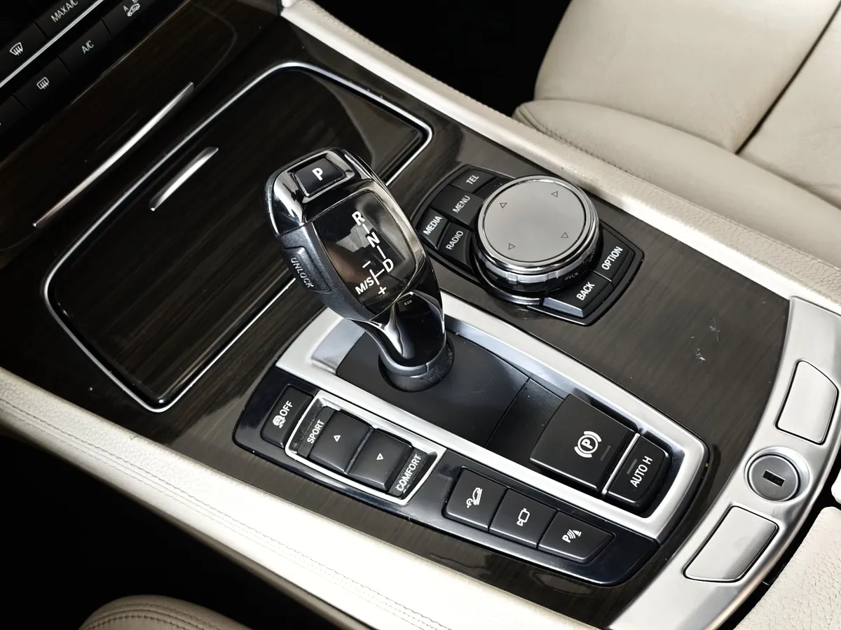 BMW 7 серия 740i AT (320 л.с.) Синий в АВИЛОН. Слайд №16