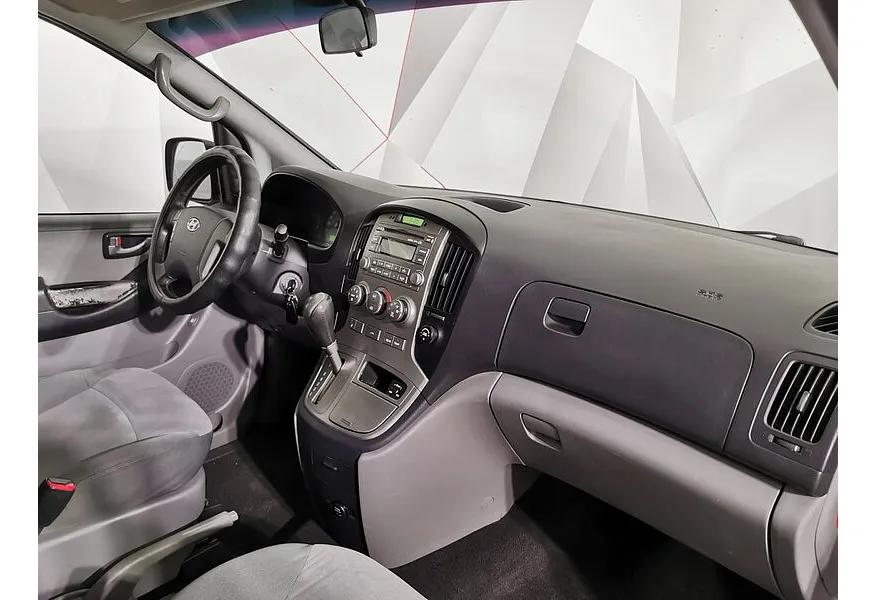 Hyundai H-1 2.4 AT (173 л.с.) Comfort Серебристый в АВИЛОН. Слайд №13