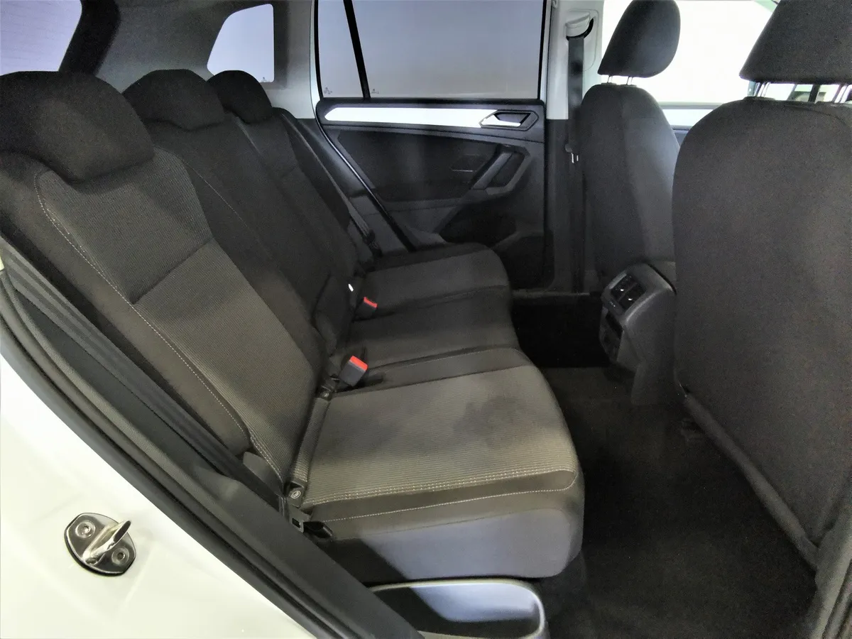 Volkswagen Tiguan 1.4 TSI BlueMotion DSG (150 л.с.) Comfortline Белый в АВИЛОН. Слайд №15