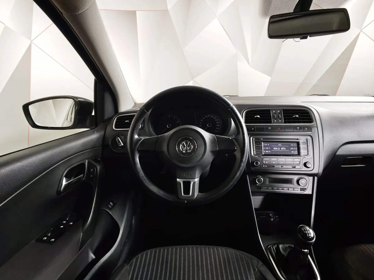 Volkswagen Polo 1.6 Tiptronic (105 л.с.) Comfortline Черный в АВИЛОН. Слайд №19