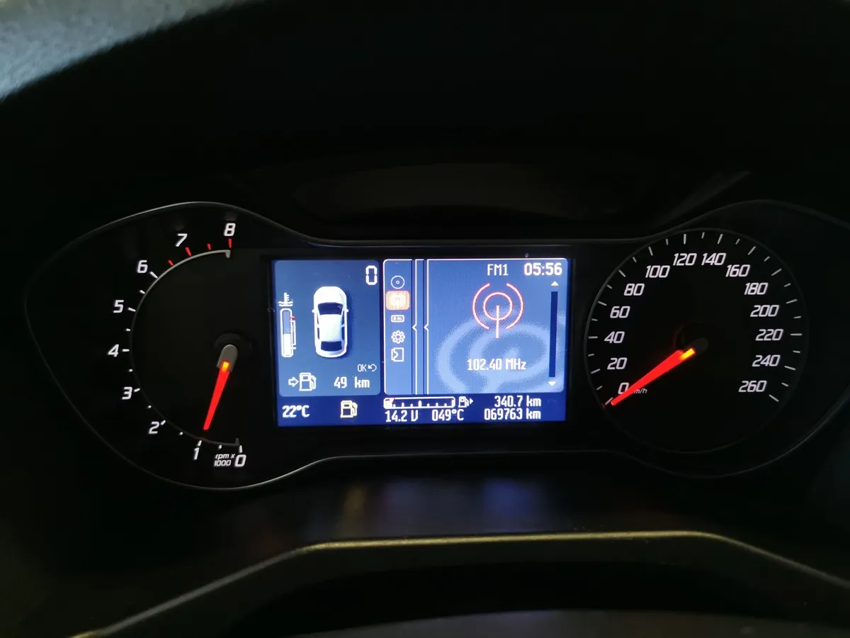 Ford Mondeo 2.0 EcoBoost PowerShift (200 л.с.) Titanium Черный в АВИЛОН. Слайд №17