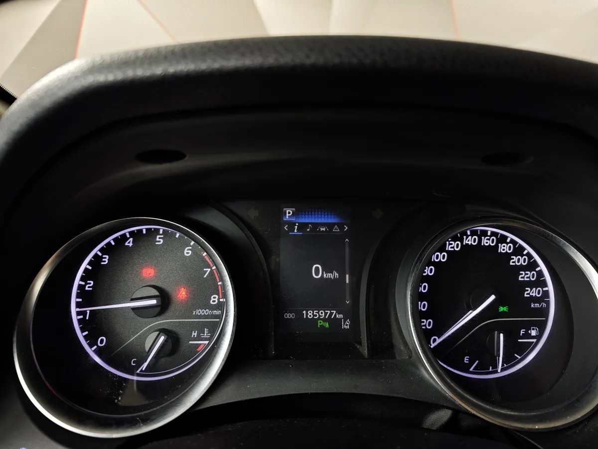 Toyota Camry 2.5 AT (181 л.с.) Черный в АВИЛОН. Слайд №17