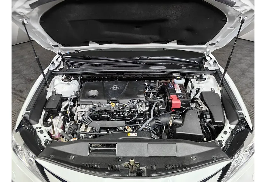 Toyota Camry 2.5 AT (200 л.с.) Белый в АВИЛОН. Слайд №11