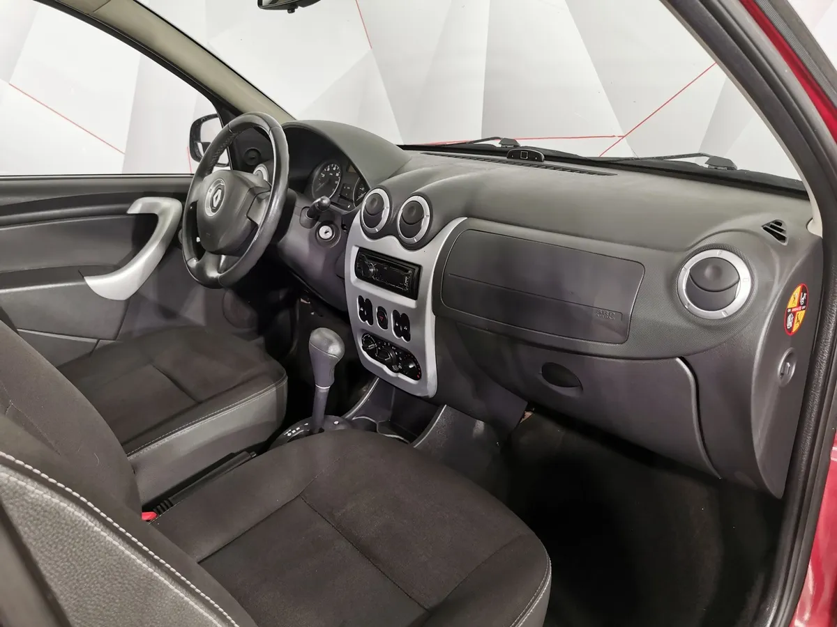 Renault Sandero 1.6 AT (103 л.с.) Stepway Красный в АВИЛОН. Слайд №11