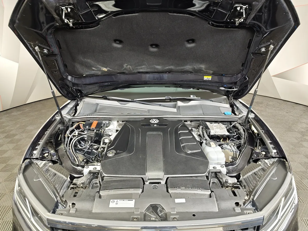 Volkswagen Touareg 2.0 TSI Tiptronic 4Motion (249 л.с.) Exclusive Черный в АВИЛОН. Слайд №11