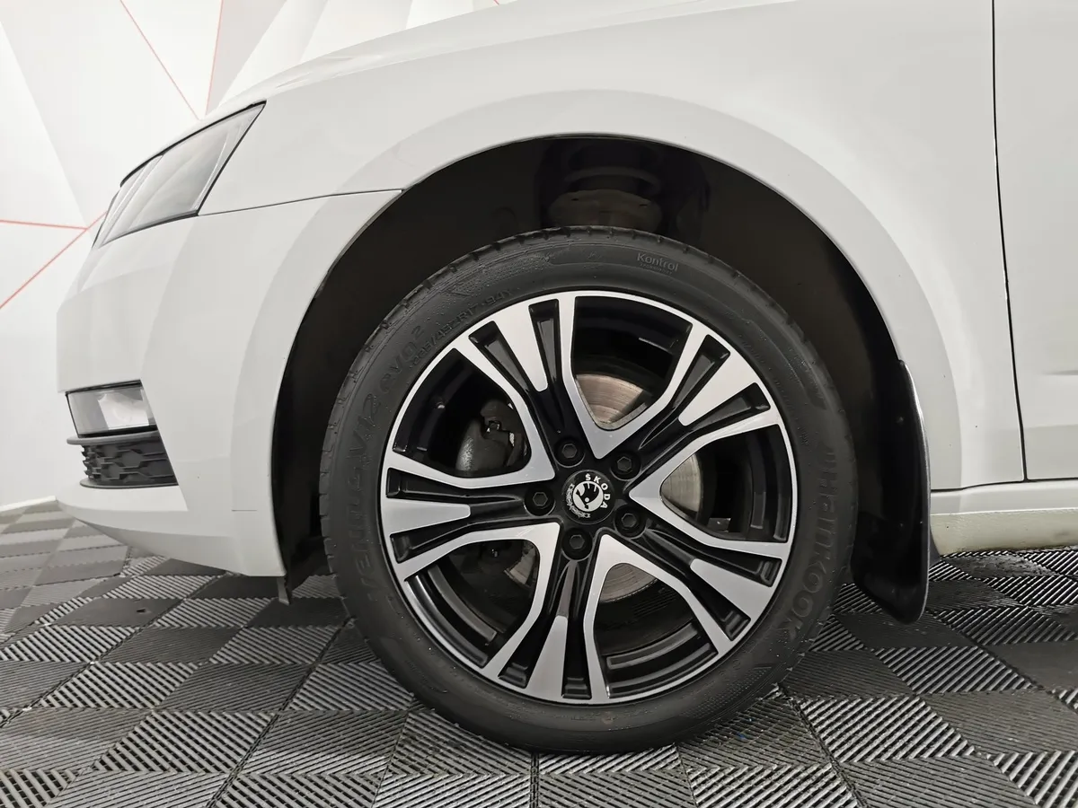 Skoda Octavia 1.6 AT (110 л.с.) Белый в АВИЛОН. Слайд №9
