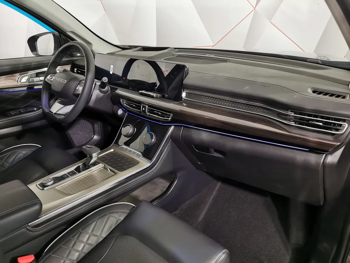 EXEED VX 2.0 AMT AWD (249 л.с.) Luxury Фиолетовый в АВИЛОН. Слайд №12