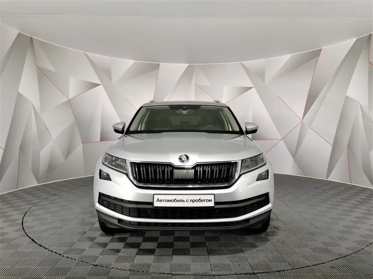 Skoda Kodiaq 2.0 TDI DSG 4X4 (150 л.с.) Серебристый в АВИЛОН. Слайд №7