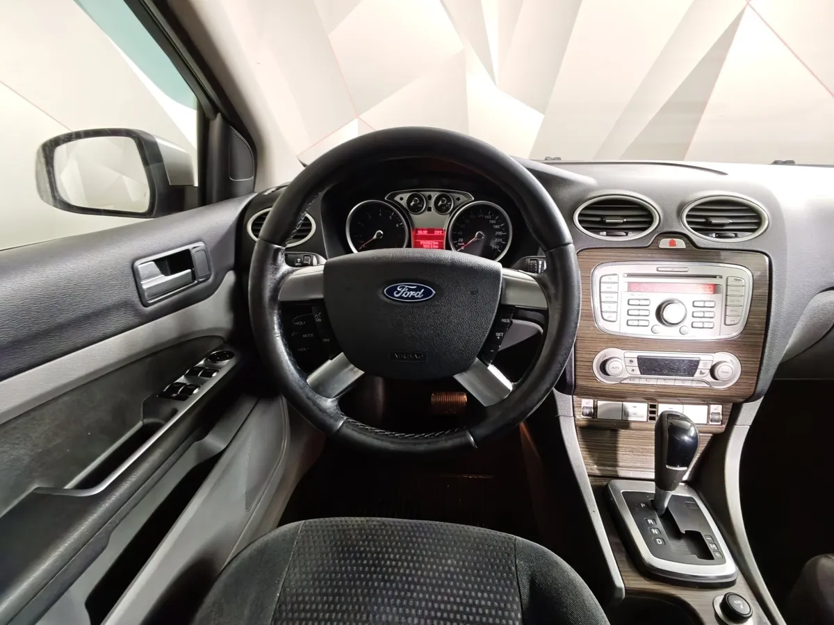 Ford Focus 2.0 AT (145 л.с.) Серебристый в АВИЛОН. Слайд №20