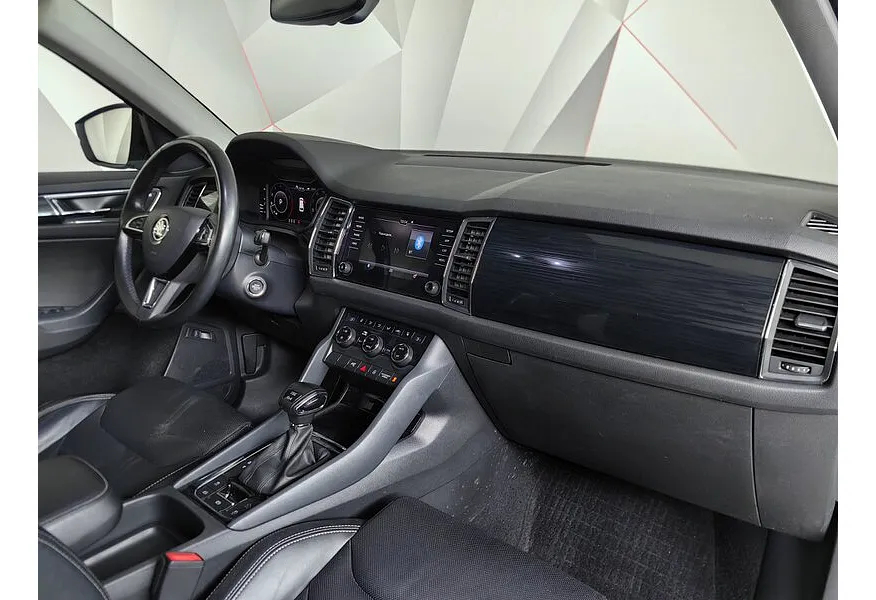 Skoda Kodiaq 2.0 TSI DSG 4X4 (180 л.с.) Зеленый в АВИЛОН. Слайд №13