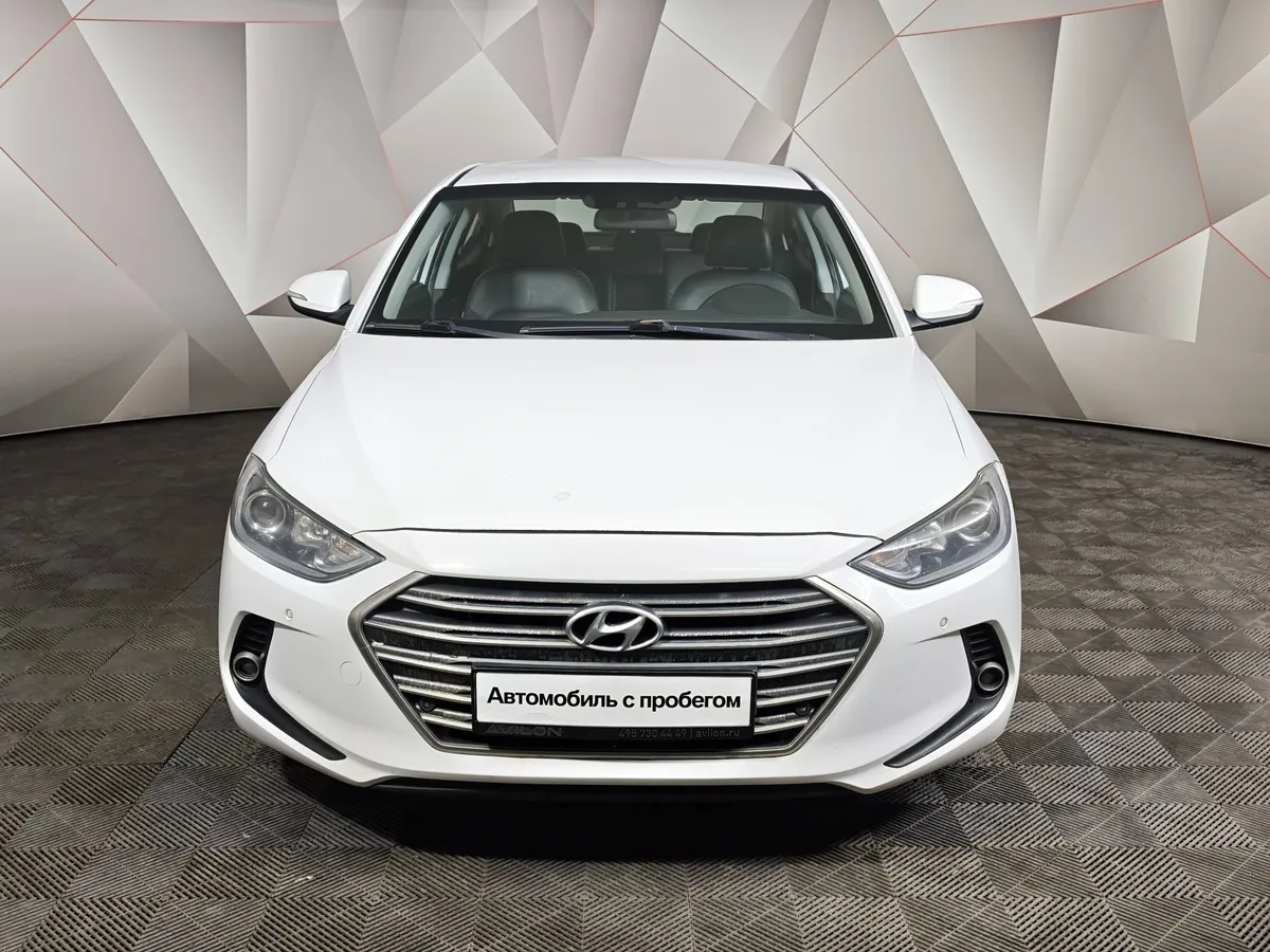Hyundai Elantra 2.0 - 6AT (150 л.с.) Elegance + Style Белый в АВИЛОН. Слайд №7