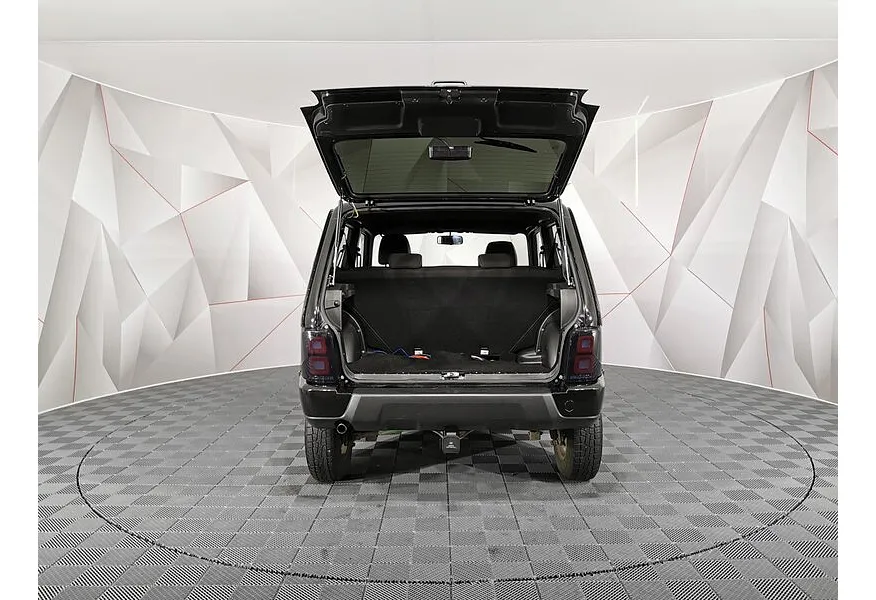 ВАЗ (Lada) 4x4 1.7 MT 8 кл. (Евро-4) (83 л.с.) Черный в АВИЛОН. Слайд №14