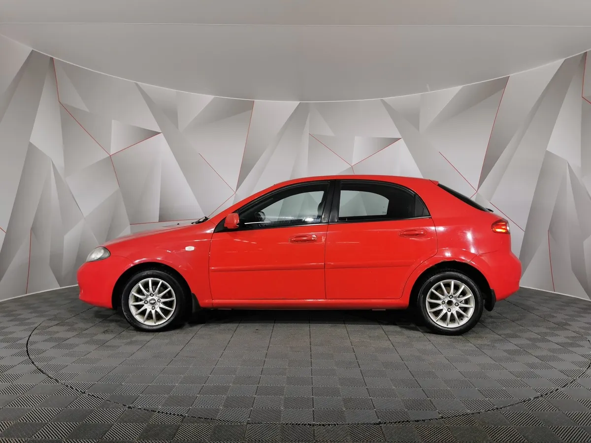 Chevrolet Lacetti 1.6 MT (109 л.с.) Красный в АВИЛОН. Слайд №5