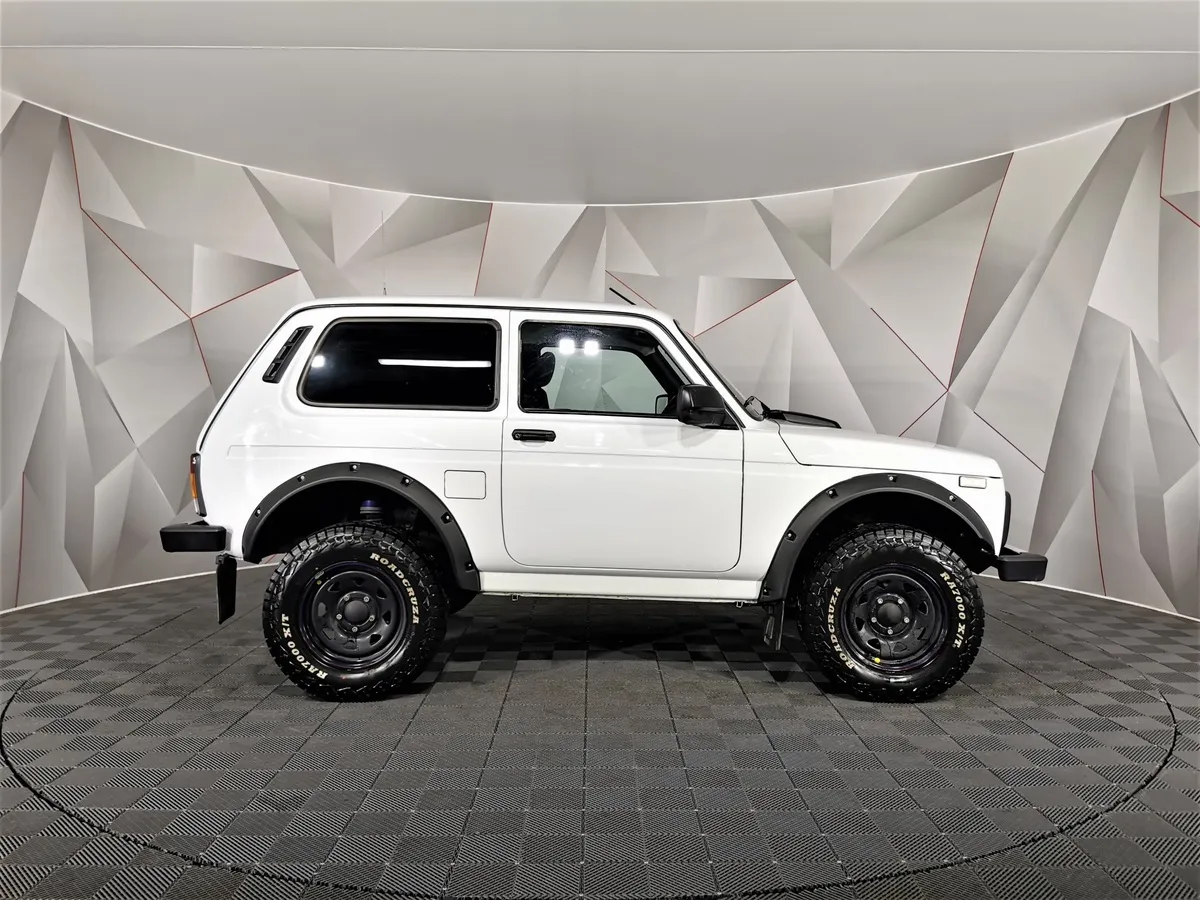 ВАЗ (Lada) 4x4 1.7 MT 8 кл. (Евро-4) (83 л.с.) Белый в АВИЛОН. Слайд №6