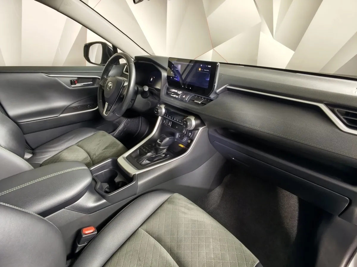 Toyota RAV4 2.0i CVT AWD (171 л.с.) Fashion Plus Белый в АВИЛОН. Слайд №13