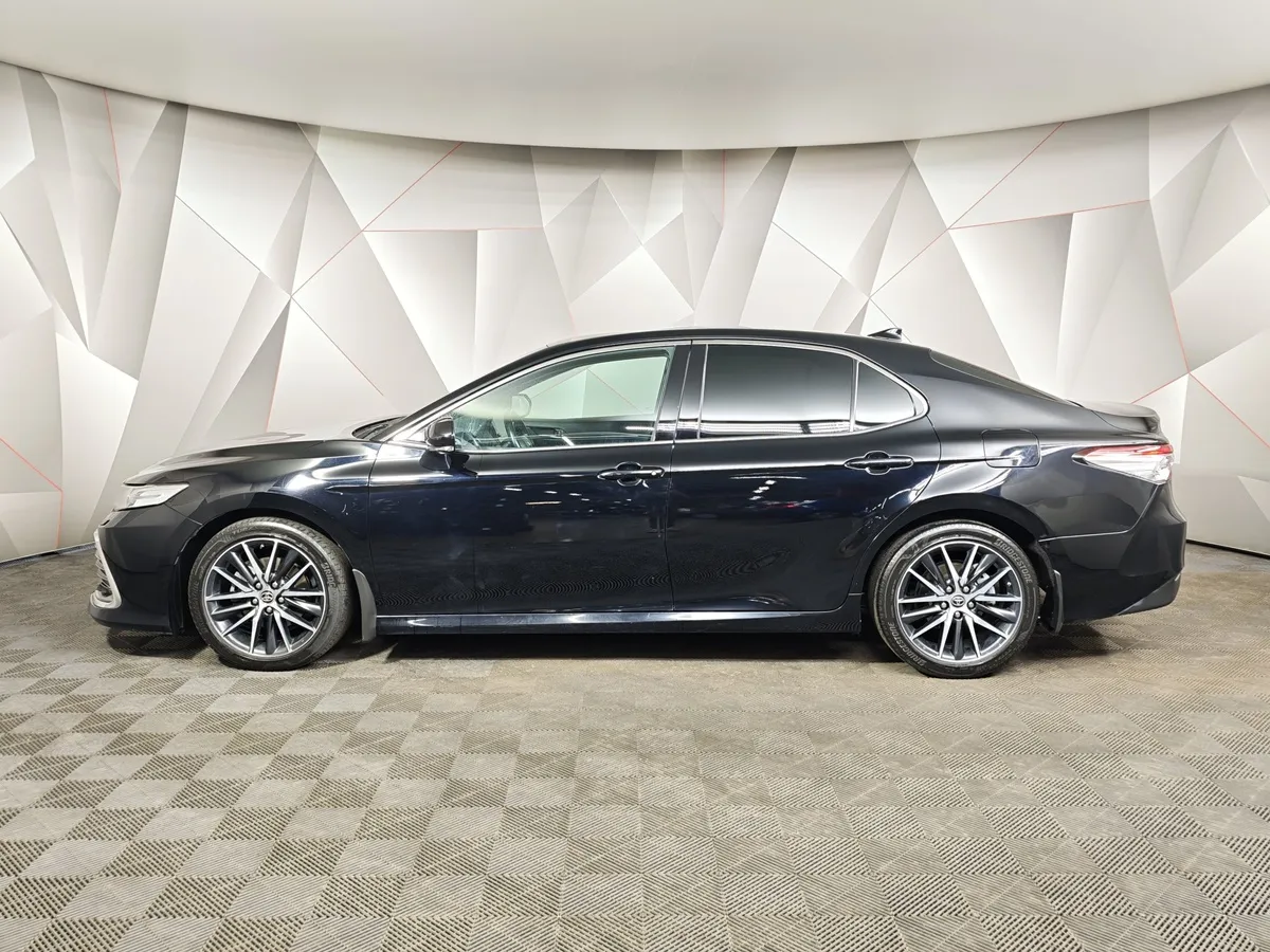 Toyota Camry 2.5 AT (200 л.с.) Черный в АВИЛОН. Слайд №5