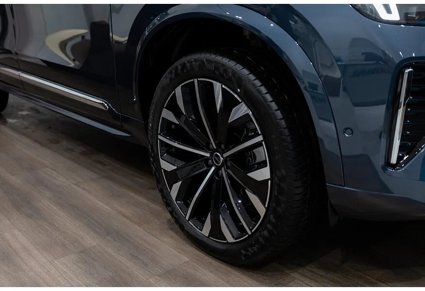 Volvo XC90 2.0 T8 plug-inhybrid AT AWD (7 мест) (455 л.с.) Ultra Bright Синий в АВИЛОН. Слайд №8