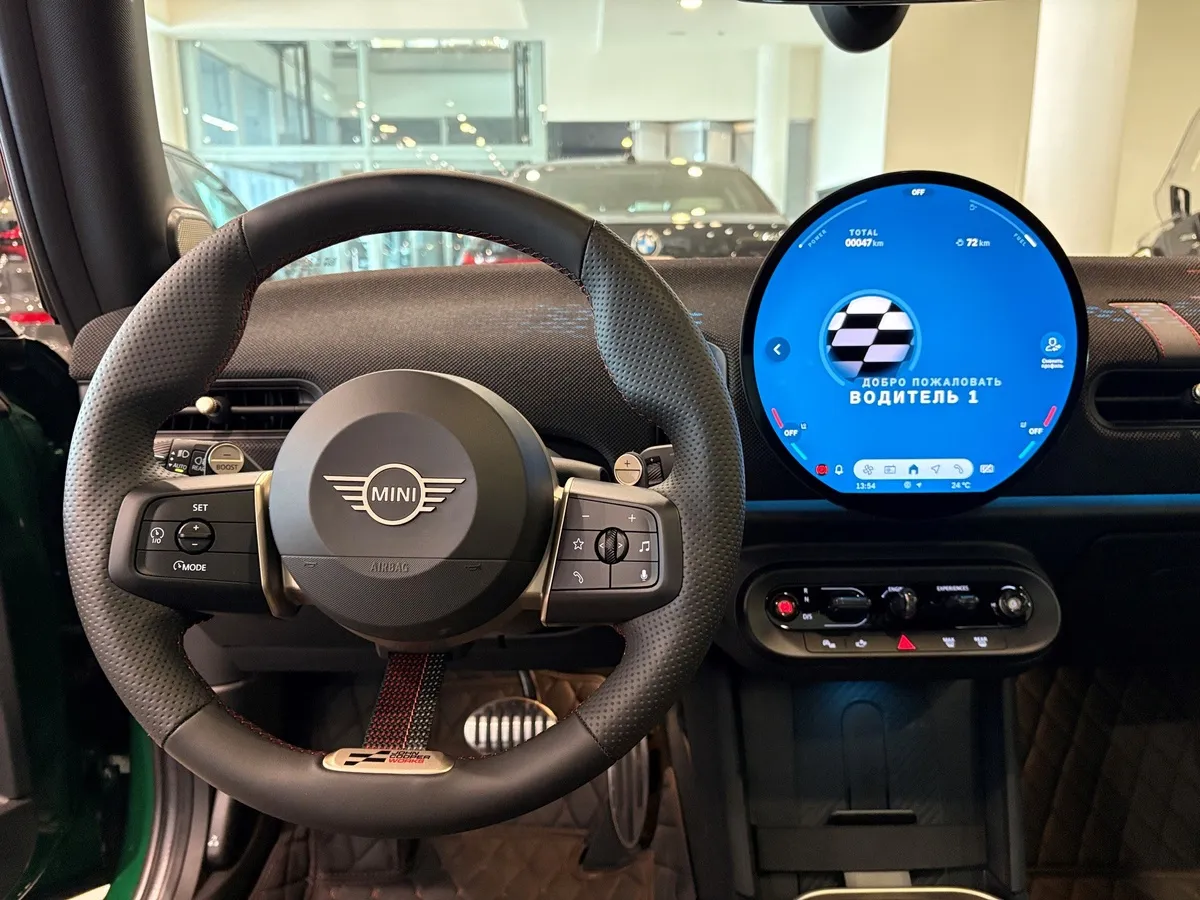 MINI 3 двери 2.0 AMT FWD (231 л.с.) Зеленый в АВИЛОН. Слайд №9
