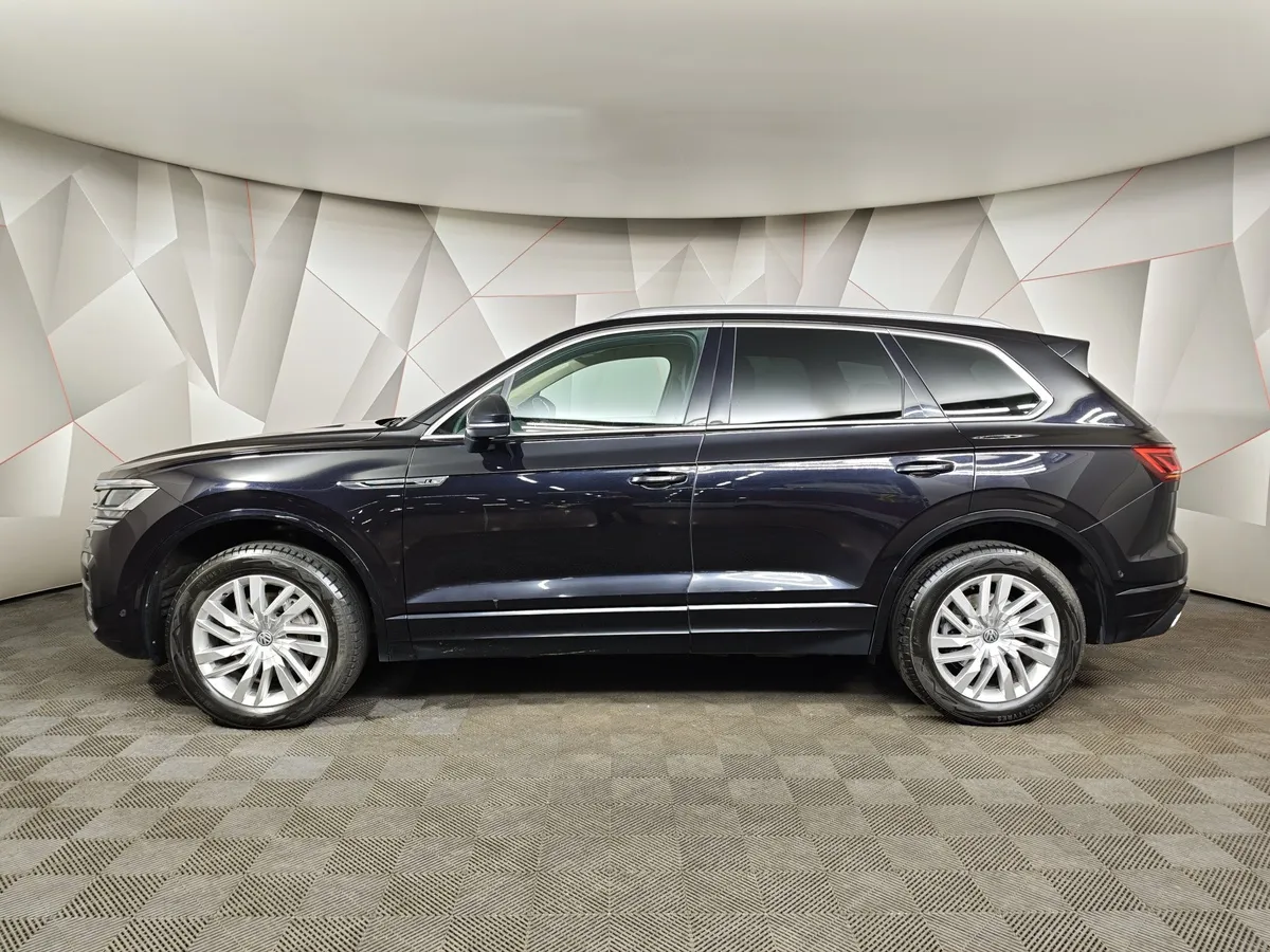 Volkswagen Touareg 3.0 V6 TDI Tiptronic 4Motion (249 л.с.) Business Черный в АВИЛОН. Слайд №5