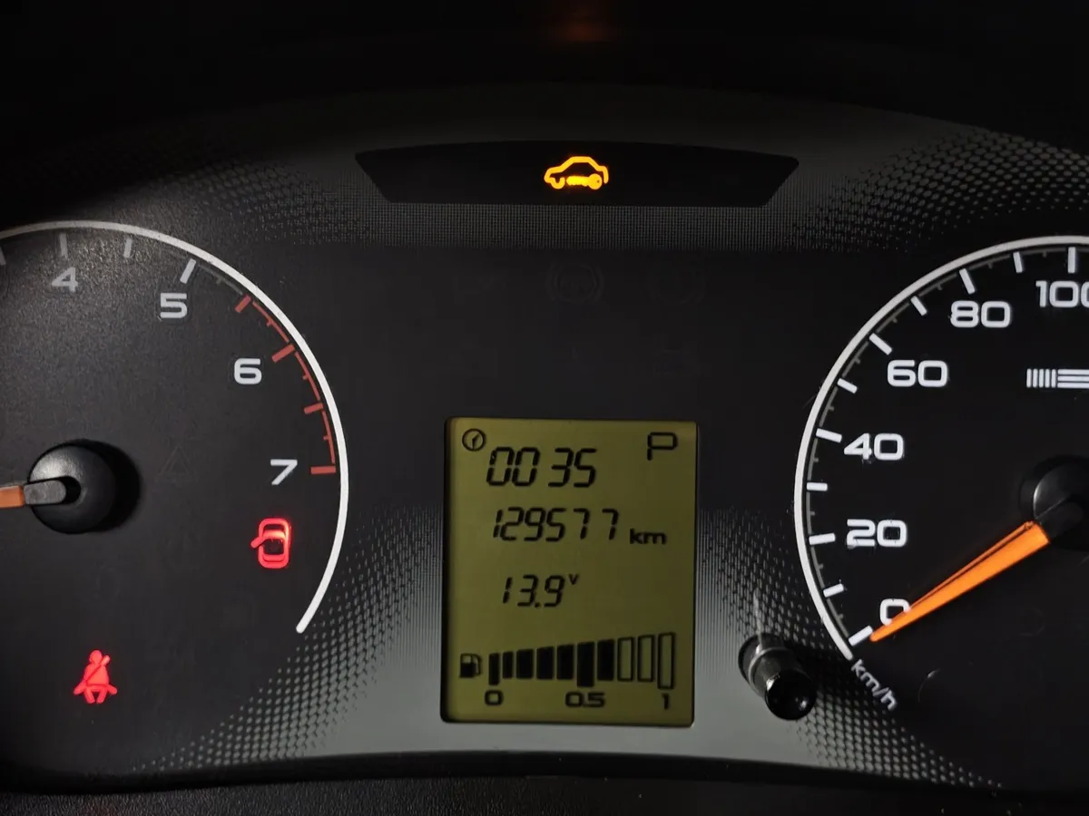 ВАЗ (Lada) Granta 1.6 AT 16кл (98 л.с.) Бежевый в АВИЛОН. Слайд №15
