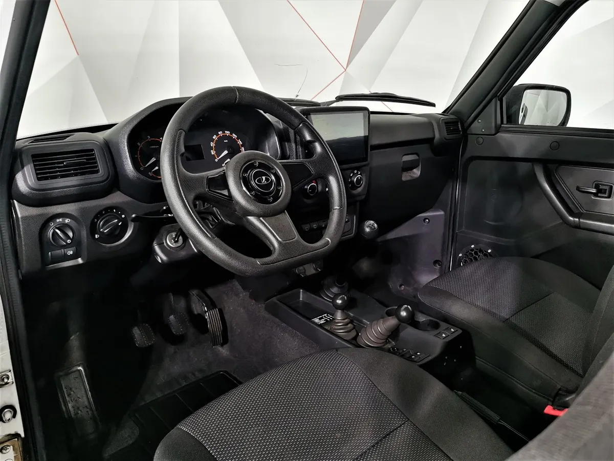 ВАЗ (Lada) 4x4 1.7 MT 8 кл. (Евро-4) (83 л.с.) Белый в АВИЛОН. Слайд №17