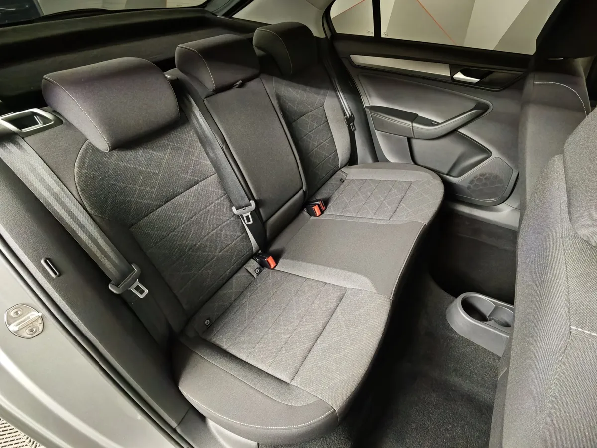 Volkswagen Polo 1.6 MPI AT (110 л.с.) Status Серебристый в АВИЛОН. Слайд №16