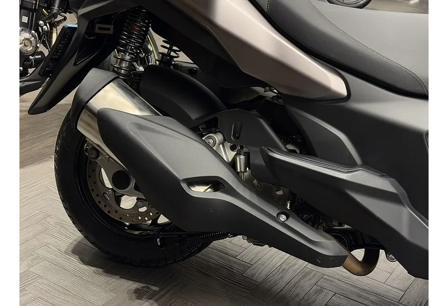 LIVE. Слайд №11