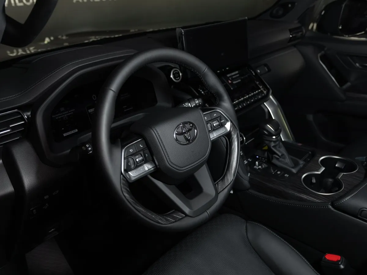 Toyota Land Cruiser 3.5 V6 AT 4WD (415 л.с.) Премиум Черный в АВИЛОН. Слайд №7