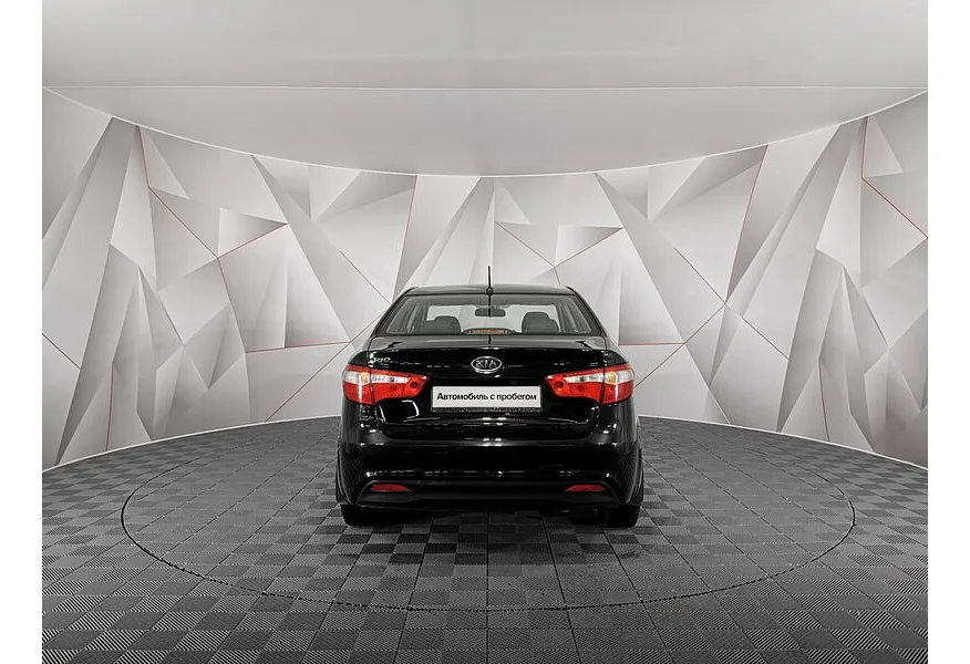 Kia Rio 1.6 MT (123 л.с.) Черный в АВИЛОН. Слайд №8