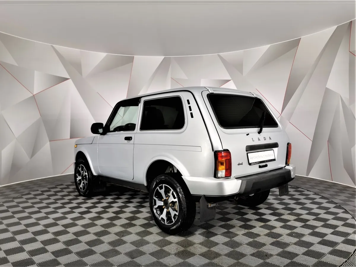ВАЗ (Lada) 4x4 1.7 MT 8 кл. (Евро-4) (83 л.с.) Серебристый в АВИЛОН. Слайд №4