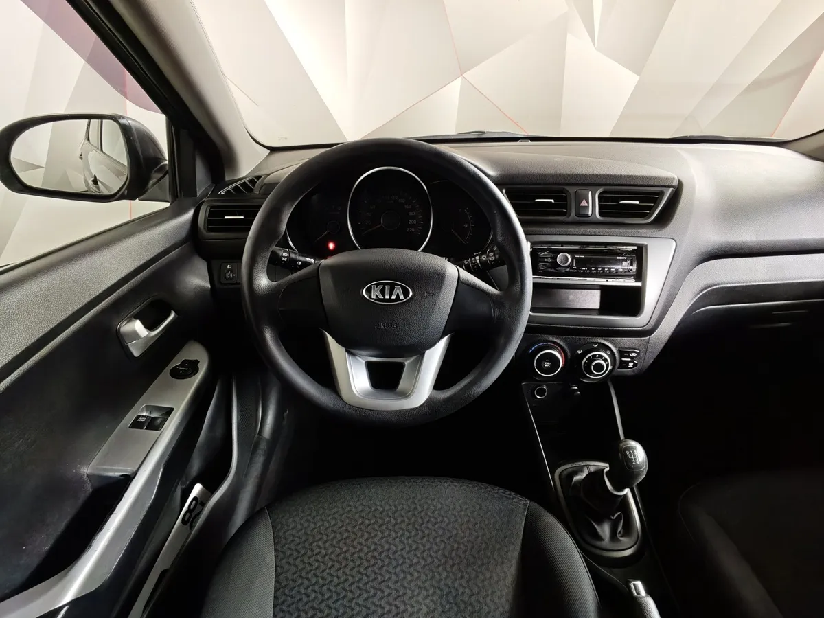Kia Rio 1.4 MT (107 л.с.) Серый в АВИЛОН. Слайд №20