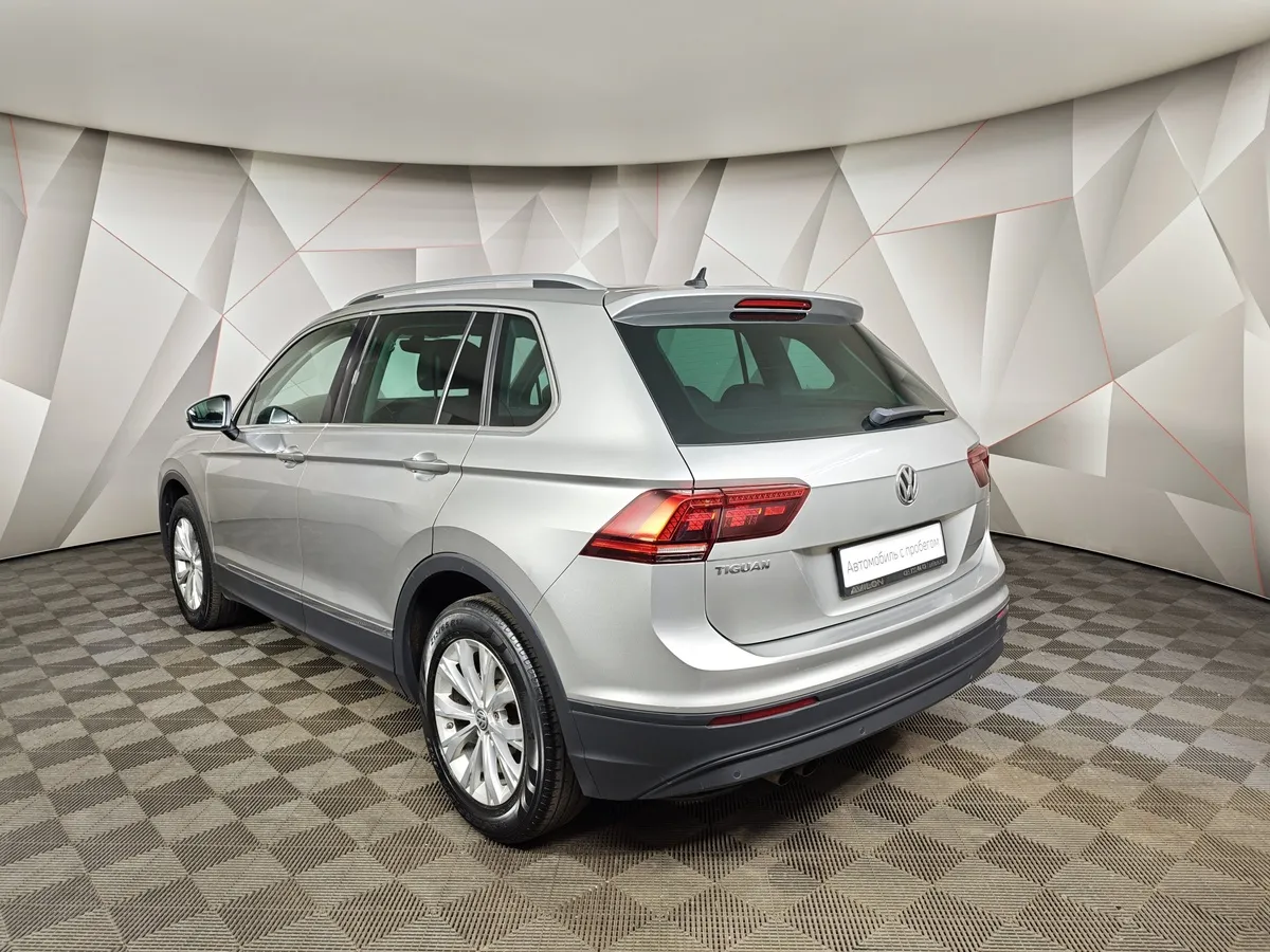 Volkswagen Tiguan 1.4 TSI BlueMotion DSG (150 л.с.) Sport&Style Серебристый в АВИЛОН. Слайд №4