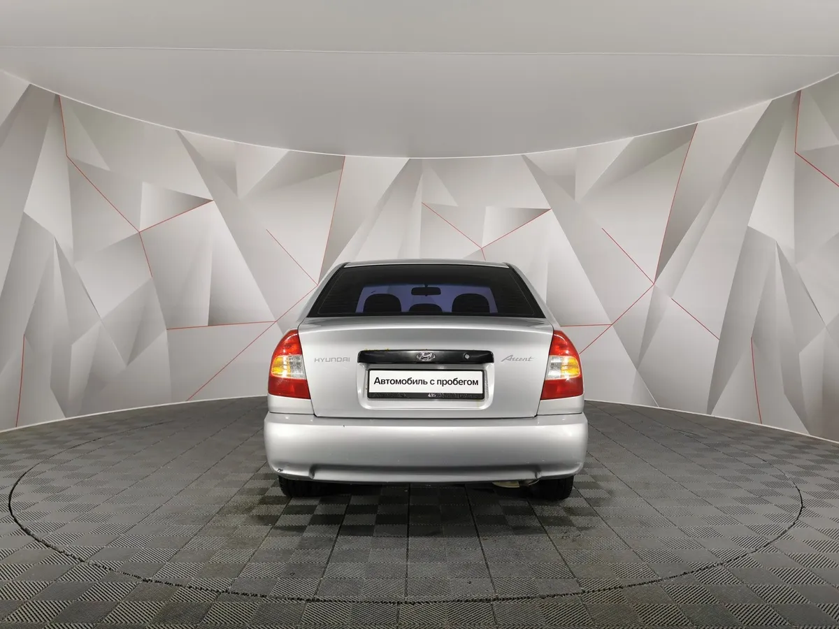 Hyundai Accent 1.5 MT (102 л.с.) Серебристый в АВИЛОН. Слайд №8