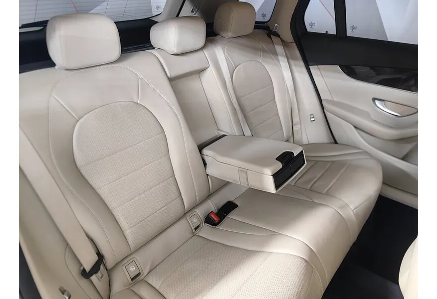 Mercedes-Benz GLC 250 9G-TRONIC 4MATIC (211 л.с.) Белый в АВИЛОН. Слайд №17