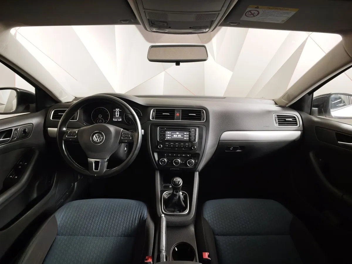 Volkswagen Jetta 1.6 MPI MT (90 л.с.) Trendline Белый в АВИЛОН. Слайд №13