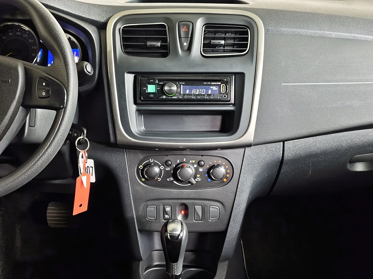 Renault Sandero 1.6 AT (103 л.с.) Stepway Серый в АВИЛОН. Слайд №15