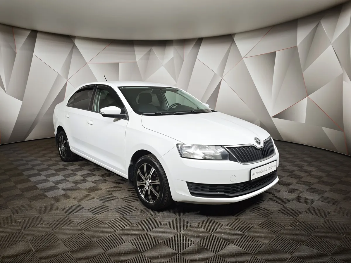 Skoda Rapid 1.6 MT (90 л.с.) Белый в АВИЛОН. Слайд №3