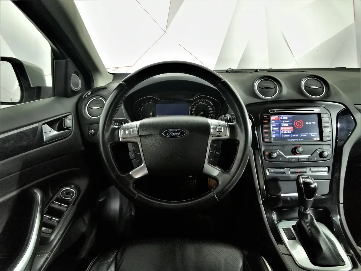 Ford Mondeo 2.0 EcoBoost PowerShift (200 л.с.) Titanium Black Серебристый в АВИЛОН. Слайд №19