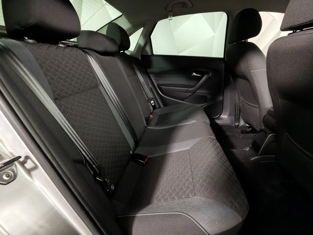Volkswagen Polo 1.6 MPI AT (110 л.с.) Trendline Серебристый в АВИЛОН. Слайд №16