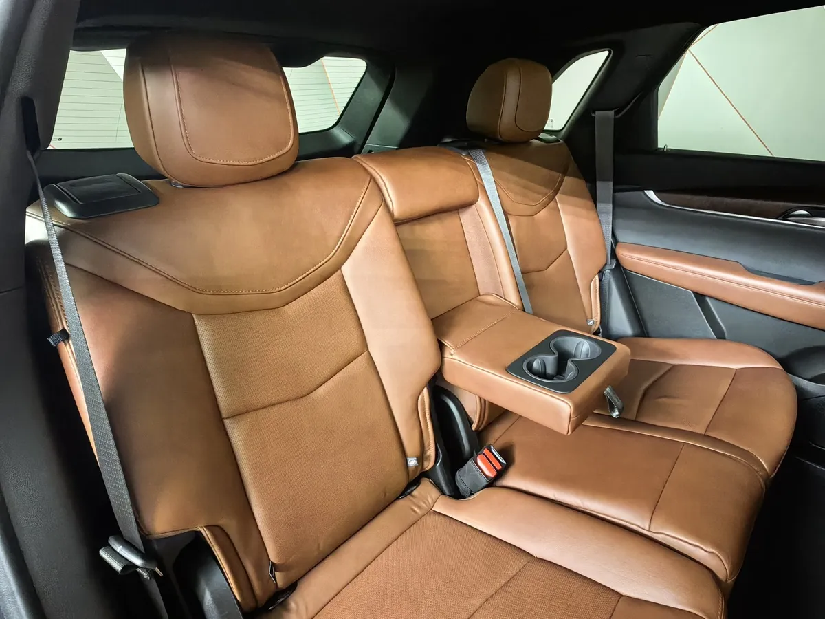 Cadillac XT5 2.0T АТ AWD (200 л.с.) Sport Черный в АВИЛОН. Слайд №16