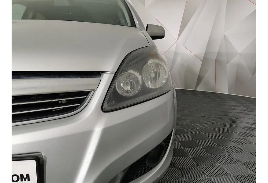 Opel Zafira 1.8 MT (140 л.с.) Серебристый в АВИЛОН. Слайд №10