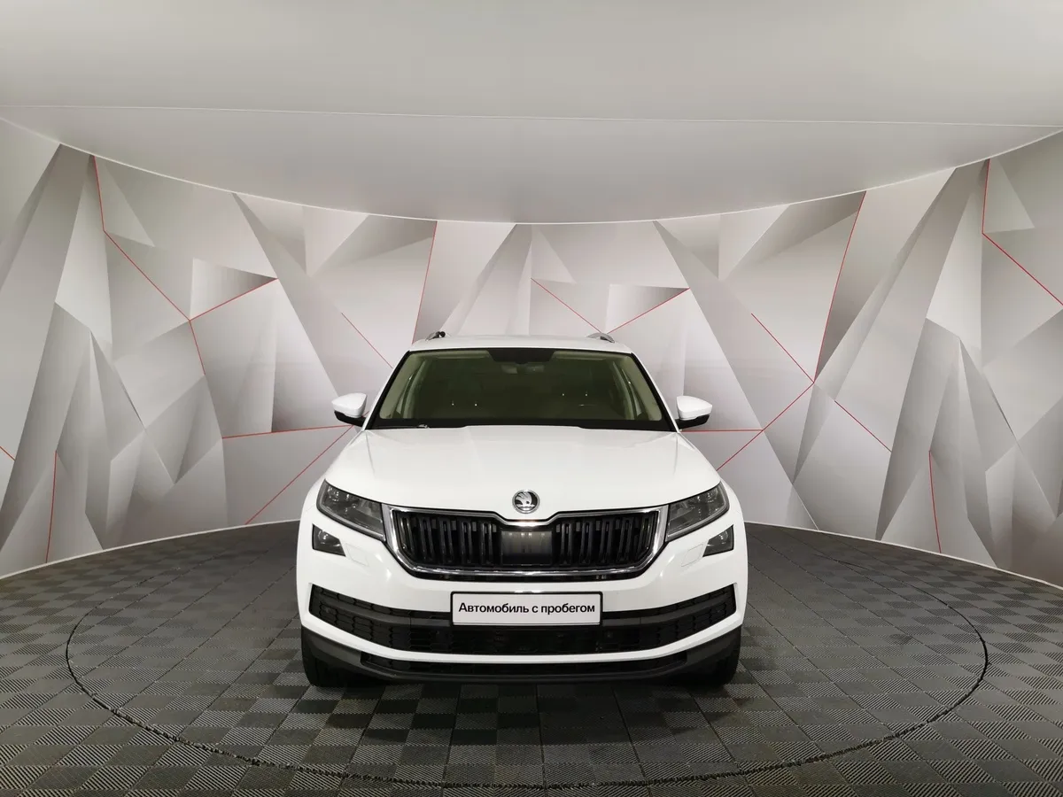 Skoda Kodiaq 2.0 TSI DSG 4X4 (180 л.с.) Белый в АВИЛОН. Слайд №7