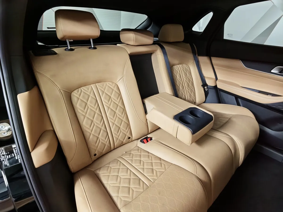 Changan UNI-K 2.0 AT 4WD (226 л.с.) Premium Черный в АВИЛОН. Слайд №17