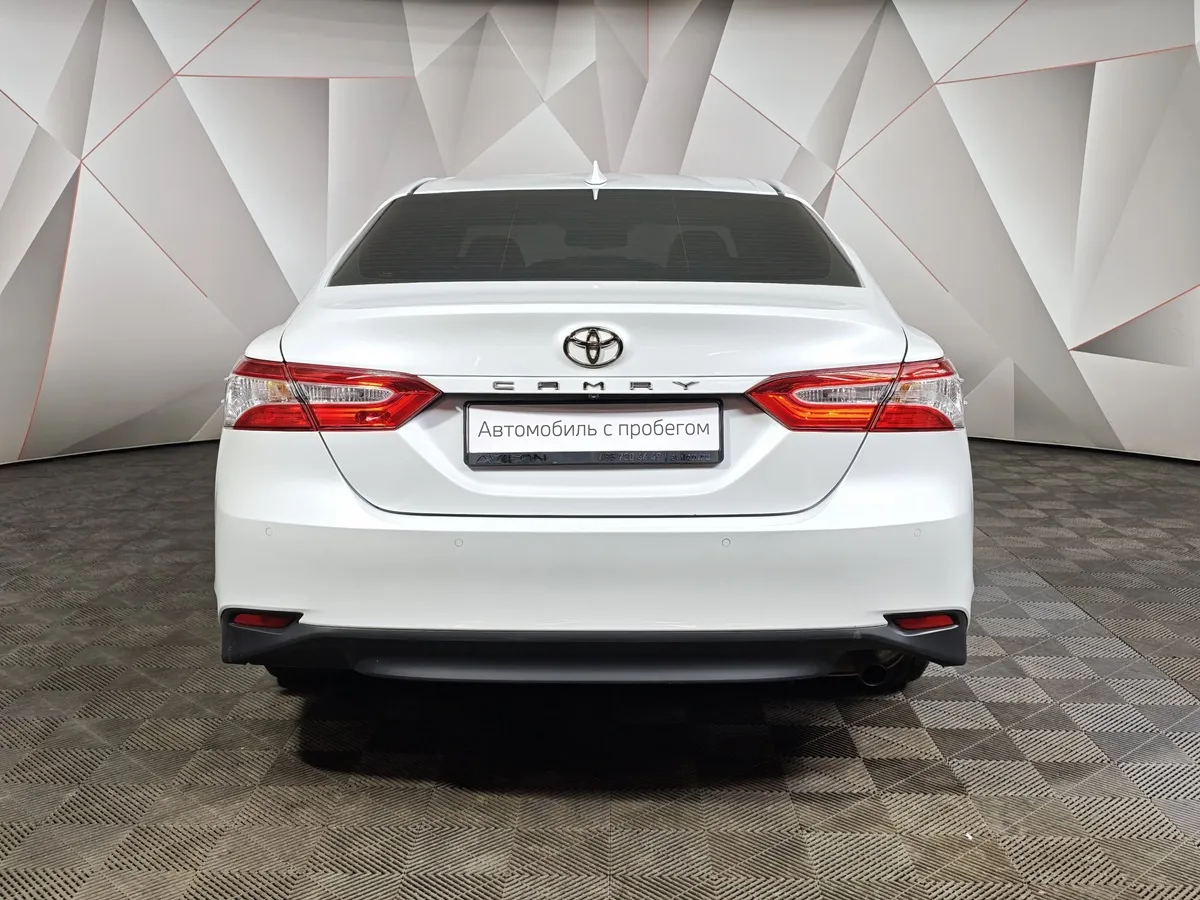 Toyota Camry 2.0 AT (150 л.с.) Белый в АВИЛОН. Слайд №8